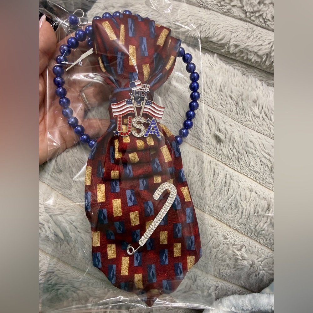 UPCYCLE Elegant Multicolor USA Tie Necklace